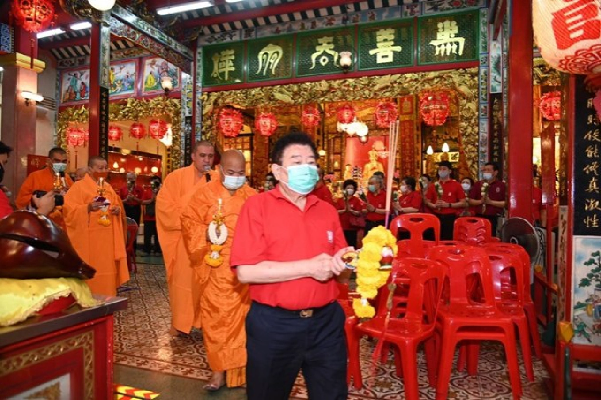 มูลนิธิป่อเต็กตึ๊ง จัดพิธีเวียนธูปศักดิ์สิทธิ์เนื่องในเทศกาลตรุษจีน