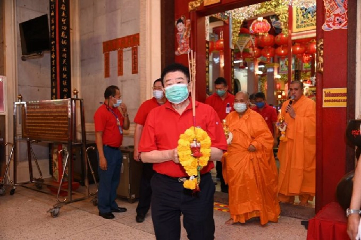 มูลนิธิป่อเต็กตึ๊ง จัดพิธีเวียนธูปศักดิ์สิทธิ์เนื่องในเทศกาลตรุษจีน