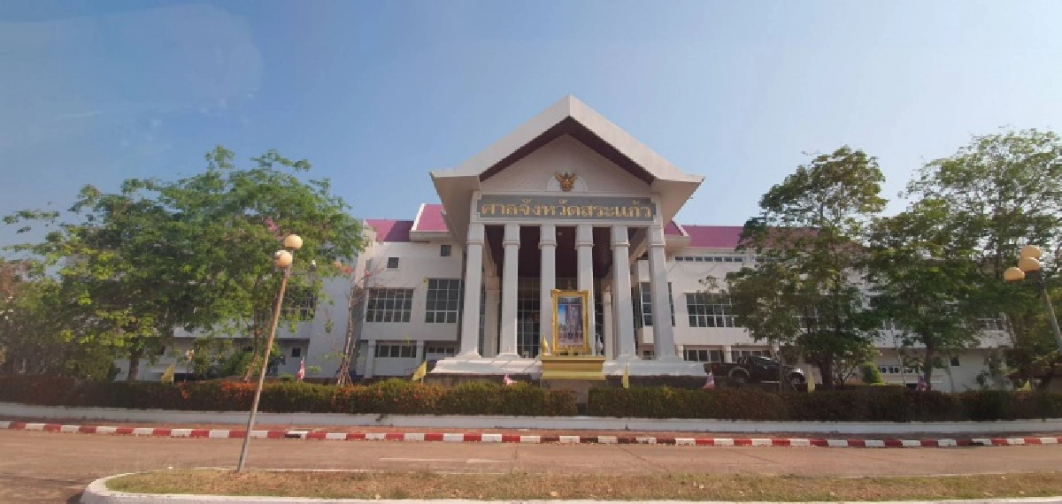 คุมตัว "ผอ.ตุ๊" ผู้ต้องหาฆ่าอำพรางศพ "น้องหลิว" ไปฝากขังศาล ตร.ยื่นค้านประกัน