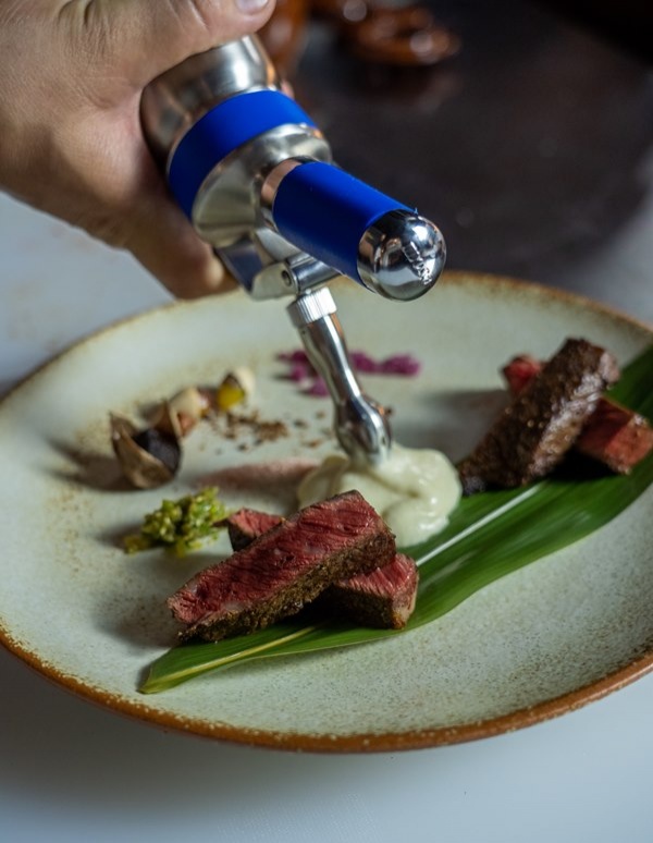 "เนื้อวากิว"ชั้นเลิศพร้อมเสิร์ฟอร่อยฟิน ที่ Wagyu Lab J Produced By Channel J 