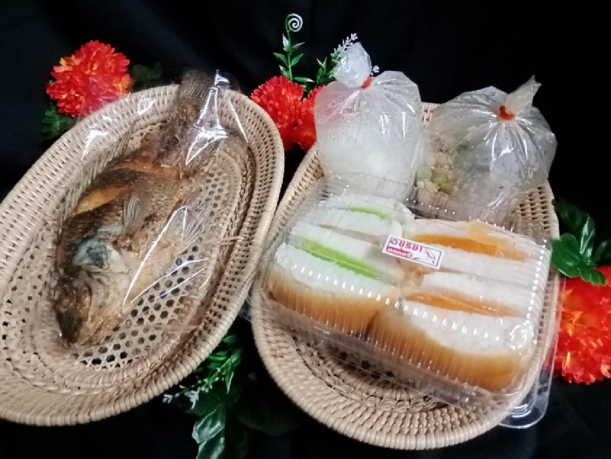 บอกมาเดี๋ยวจัดให้ ร้านสังฆภัณฑ์ปิ๊งไอเดีย รับจ้างตักบาตร สำหรับคนตื่นเช้าไม่ไหว 