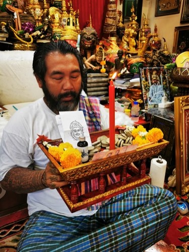 อ.อ๋อ บ่อทอง ผู้สืบสานลายยันต์ ตำนานผีหัวหลวง มหามนต์ตรา ยักษ์กินผีแห่งล้านนา