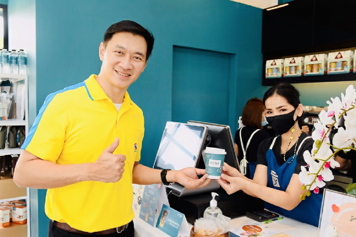 ซัสโก้ สาขาพุทธมณฑล สาย 2 เปิดร้านกาแฟ ดิโอโร่ ไดร์ฟทรู พร้อมมอบส่วนลดค่าน้ำมันลิตรละ 50 สตางค์