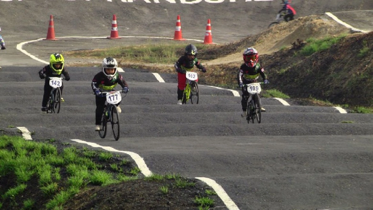เริ่มแล้ว การแข่งขันจักรยาน BMX ชิงแชมป์ประเทศไทย สนามที่ 1
