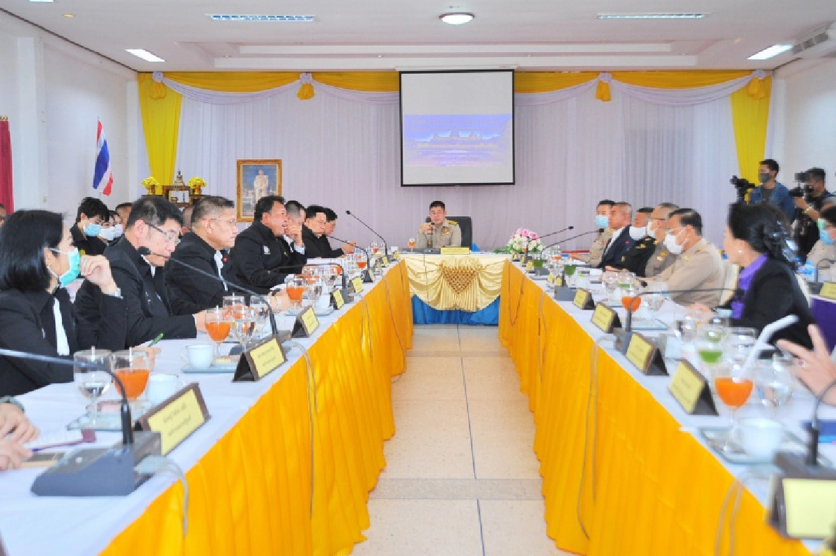 "ธรรมนัส"ลงพื้นที่โคราช ร่วมประชุมหารือแก้ไขปัญหา มลพิษทางอากาศ และฝุ่นละอองของโรงงานน้ำตาล