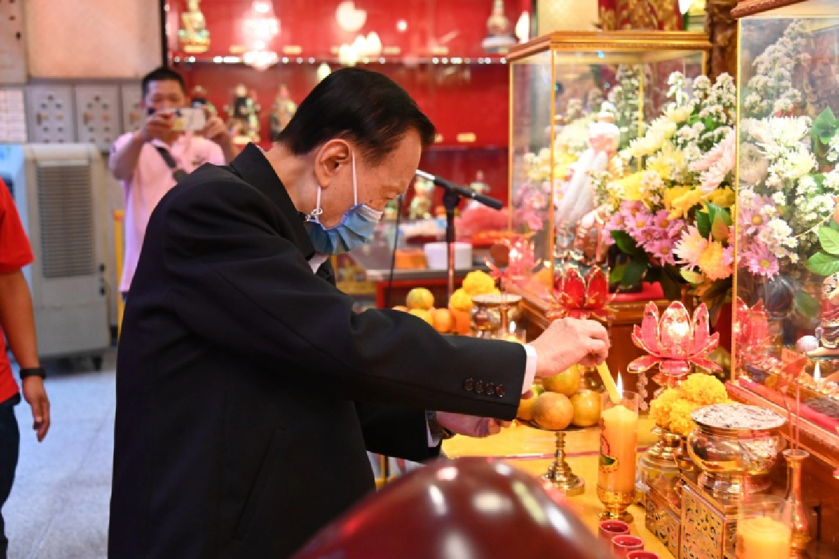 "มูลนิธิป่อเต็กตึ๊ง" จัดพิธีจุดเทียนเปิดงานเทศกาลง่วนเซียว