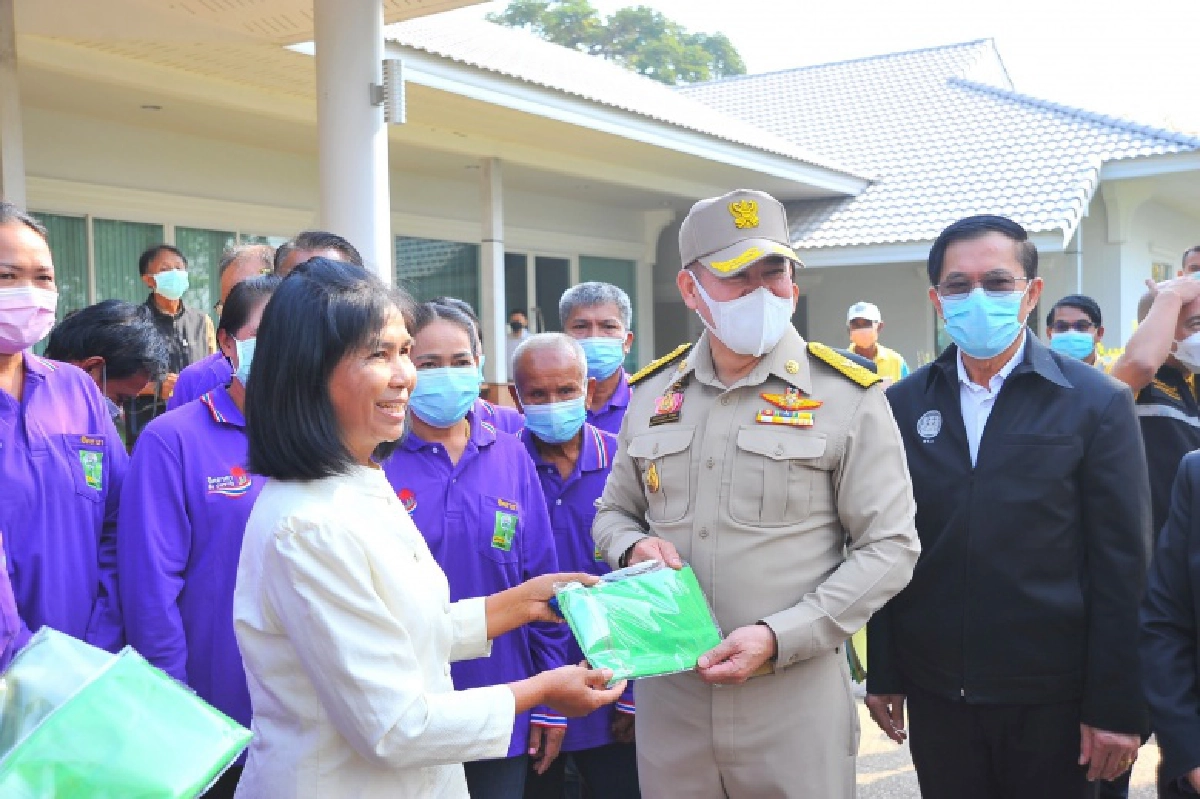 "ธรรมนัส"ลงพื้นที่โคราช ร่วมประชุมหารือแก้ไขปัญหา มลพิษทางอากาศ และฝุ่นละอองของโรงงานน้ำตาล