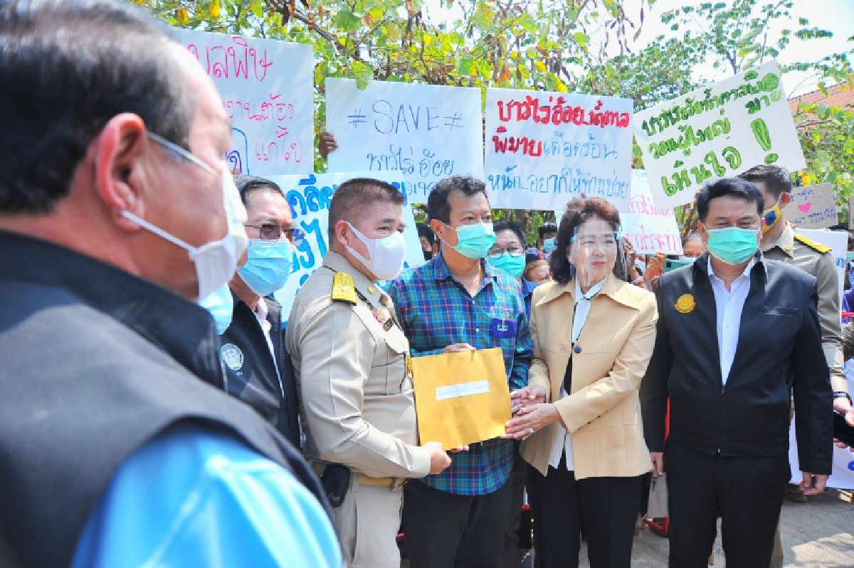 "ธรรมนัส"ลงพื้นที่โคราช ร่วมประชุมหารือแก้ไขปัญหา มลพิษทางอากาศ และฝุ่นละอองของโรงงานน้ำตาล