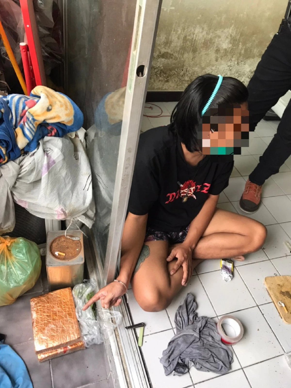 191 ทลายเครือข่ายค้ากัญชาออนไลน์ ย่านพระราม2                                                                                             