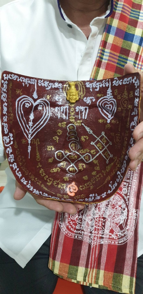 เปิดตำนาน สรรพวิชามหาเสน่ห์ "พระลักษณ์หน้าทอง"  