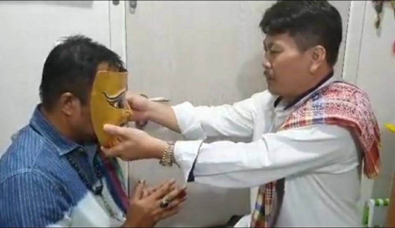 เปิดตำนาน สรรพวิชามหาเสน่ห์ "พระลักษณ์หน้าทอง"  