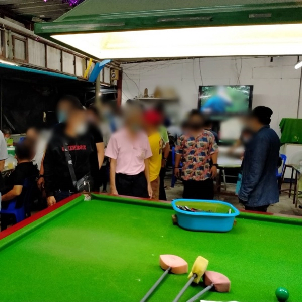 นักพนันถูกจับกุมได้พร้อมของกลาง