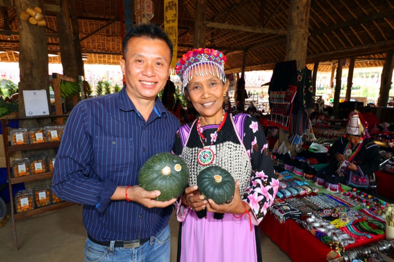  "โครงการร้อยใจรักษ์"  แลนด์มาร์ค จุดเช็คอินท่องเที่ยวใหม่ "บ้านห้วยส้าน" สวรรค์บนดอย