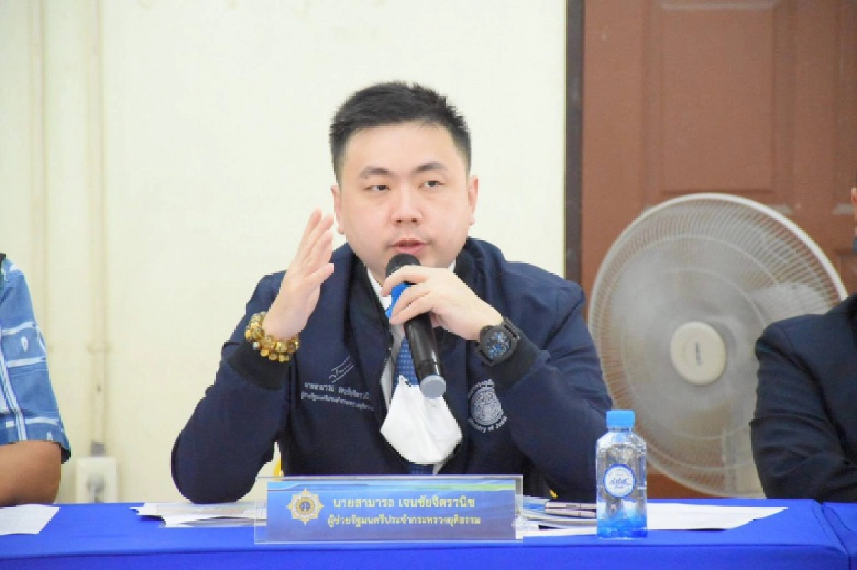 "สามารถ" ลุยชุมชนดินแดงชูสังคมเข้มแข็งปลอดยาเสพติด