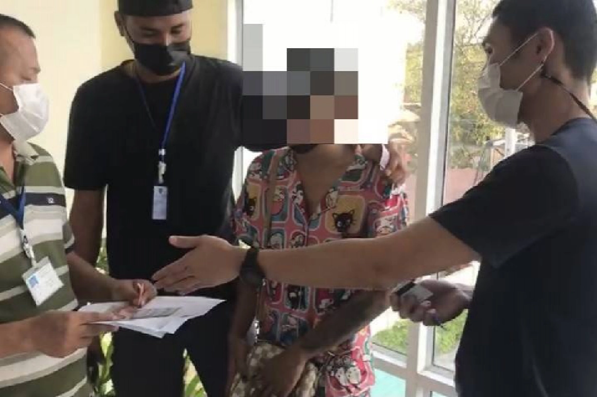 'ปคม.' รวบผู้ต้องหาค้ากามเด็กสาววัยรุ่นอายุ 17 ปี ผ่านทวีตเตอร์(คลิป)