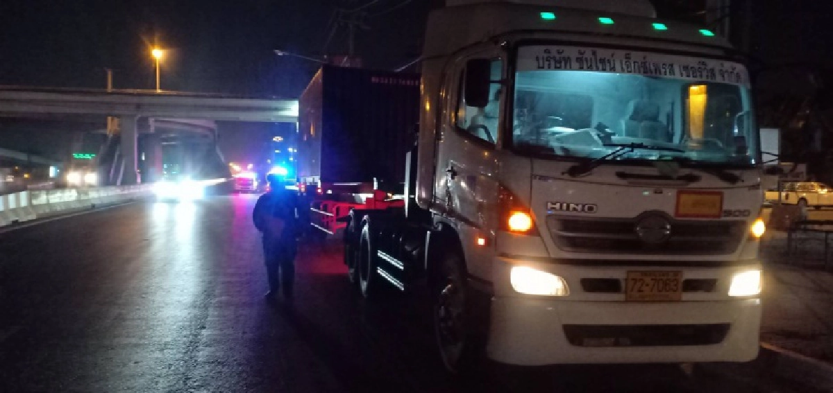 วิศวกรไฟฟ้า ชะตาขาด ซิ่งจยย.เสย 18 ล้อดับ