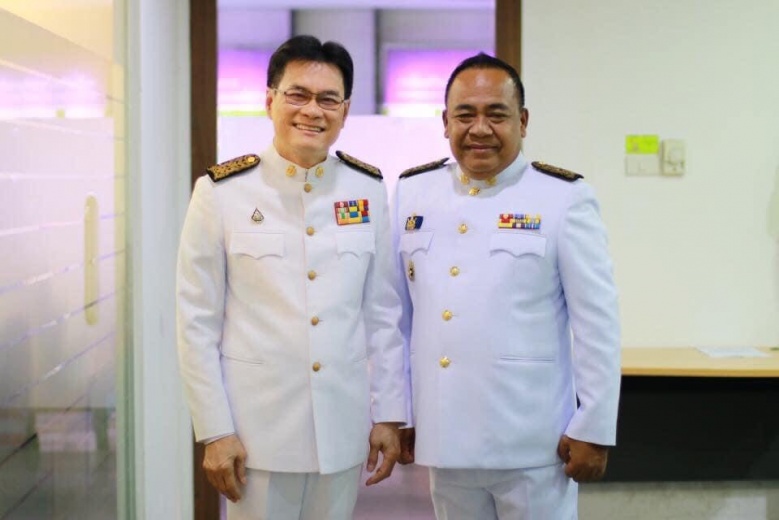 ชิงป้ายทอง "นริศ" เป็นต่อ "ส.ส.ดำ" สายสุราษฏร์