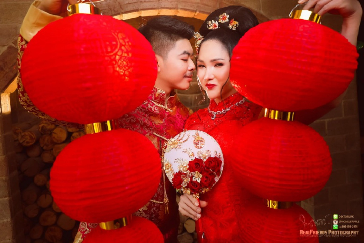 สมหวัง "เจ้เปีย" ตำยำนมระเบิด เมืองเพชร ควงแฟนหนุ่มเข้าประตูวิวาห์ ชายแต่งชาย