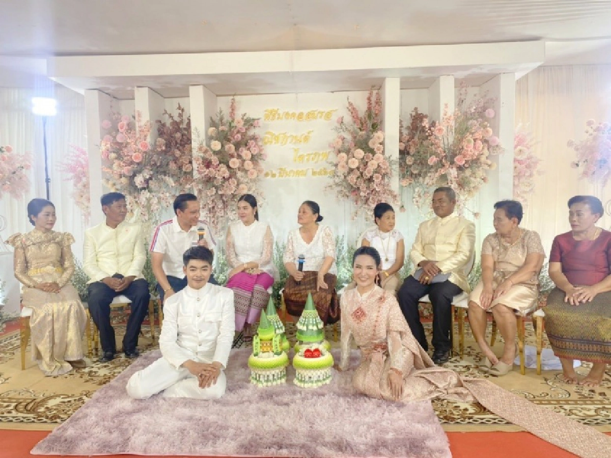 สมหวัง "เจ้เปีย" ตำยำนมระเบิด เมืองเพชร ควงแฟนหนุ่มเข้าประตูวิวาห์ ชายแต่งชาย