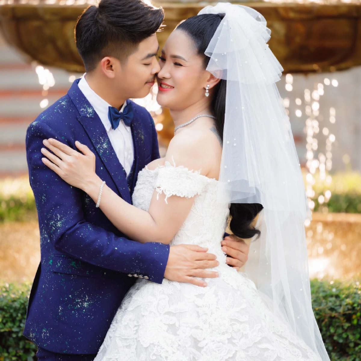 สมหวัง "เจ้เปีย" ตำยำนมระเบิด เมืองเพชร ควงแฟนหนุ่มเข้าประตูวิวาห์ ชายแต่งชาย