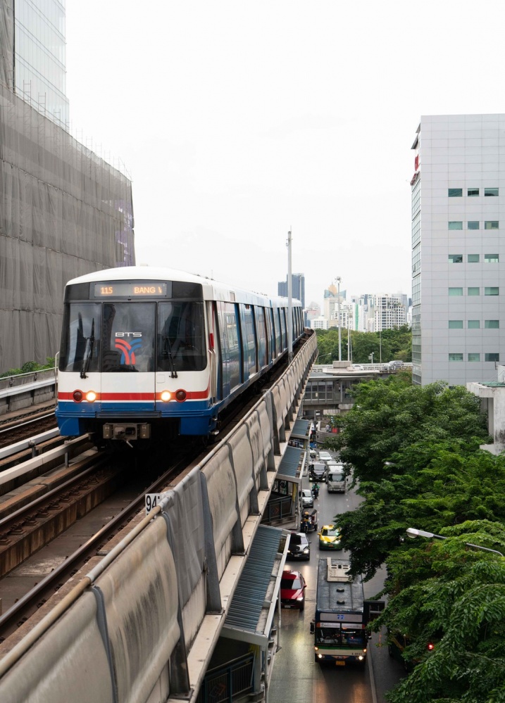 สีลม...ถนนสายมังกร   ความพรั่งพร้อมทุกศักยภาพ