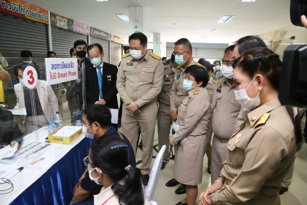 "สุชาติ"รมว.แรงงาน ลงพื้นที่ตรวจเยี่ยมการให้บริการ ศูนย์ประสานงานทบทวนสิทธิ ม33เรารักกันฯ และหน่วยเคลื่อนที่ สปส.ปทุมธานี