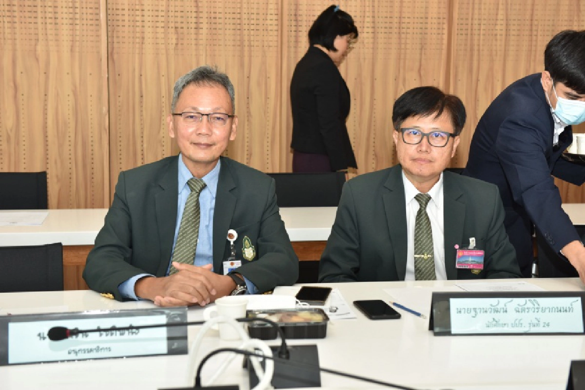 คณะนักศึกษาหลักสูตรการเมืองการปกครองในระบอบประชาธิปไตยสำหรับนักบริหารชั้นสูงรุ่น24เสนอโครงการเชิงปฎิบัติสุราชุมชนกับความเหลื่อมล้ำทางสังคมต่อสภา