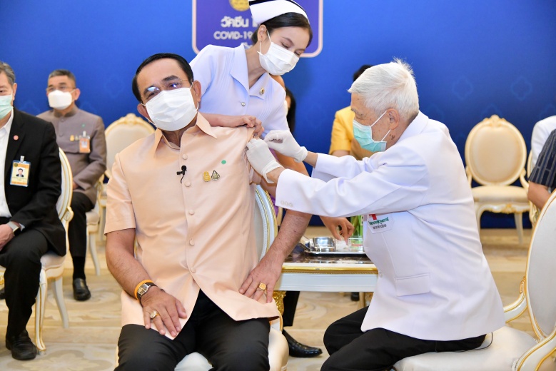 นายกฯนำครม.ฉีดวัคซีนแอสตราเซเนกา-เปิดชื่อ รมต.ร่วมฉีด-ไม่ฉีด