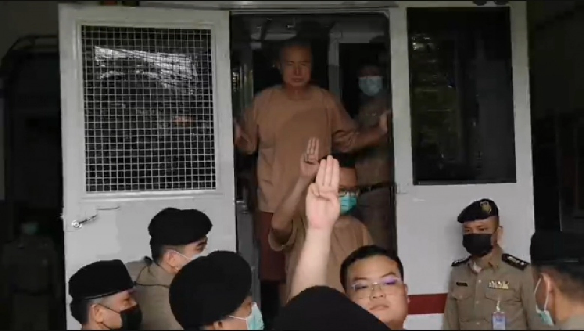 เทียบชั่วโมงต่อชั่วโมง "อานนท์-ราชทัณฑ์" ใครปั่นกระแส