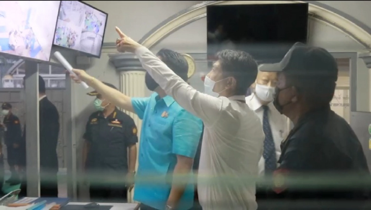 เทียบชั่วโมงต่อชั่วโมง "อานนท์-ราชทัณฑ์" ใครปั่นกระแส