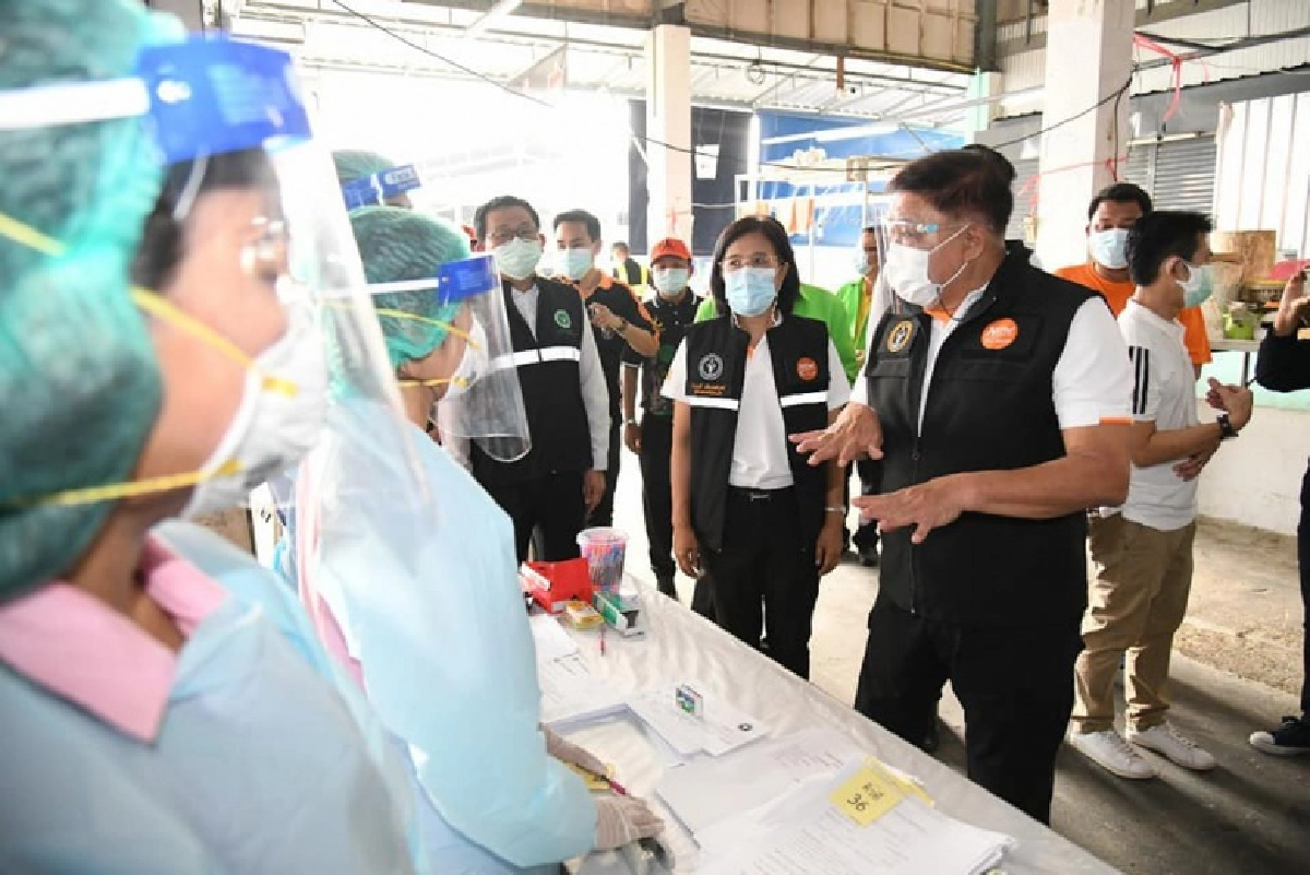 "กทม." ฉีดวัคซีน 6 พันโดสสกัดโควิด "ตลาดบางเเค"