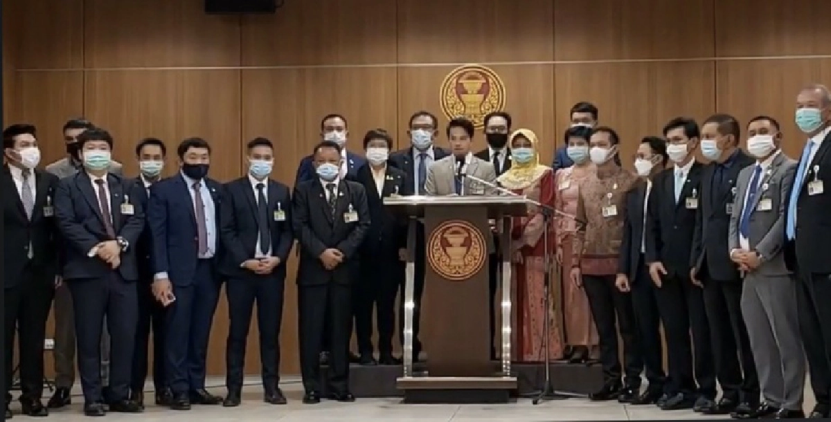 เบื้องลึก "ภูมิใจไทย" เล่นใหญ่ไฟกระพริบ