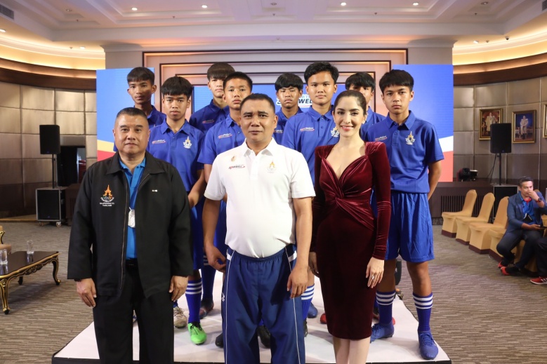 "พิ้งกี้" ทำเซอร์ไพรส์ ร่วมเปิดตัวสโมสร "ราชประชา สตาร์เวลล์ อคาเดมี่"