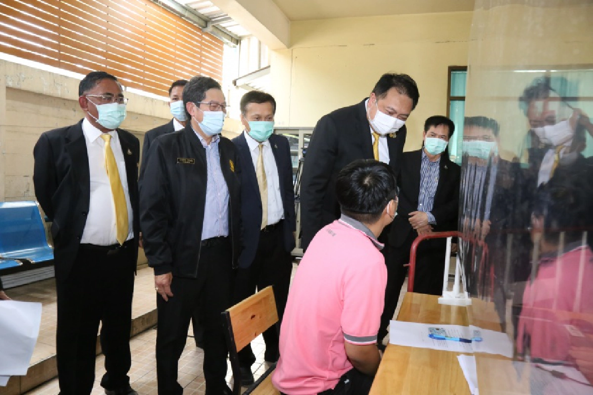 รมว.แรงงานเยี่ยมศูนย์ทบทวนสิทธิม33เรารักกัน