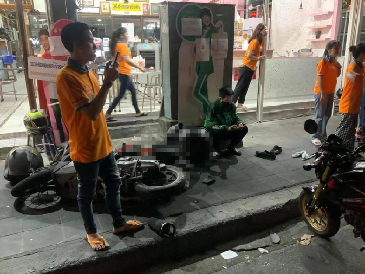 ออกหมายเรียกแล้ว  ตีนผีซิ่งเก๋ง กวาดเรียบ 10 จยย.หน้าซ้ง เป็ดพะโล้