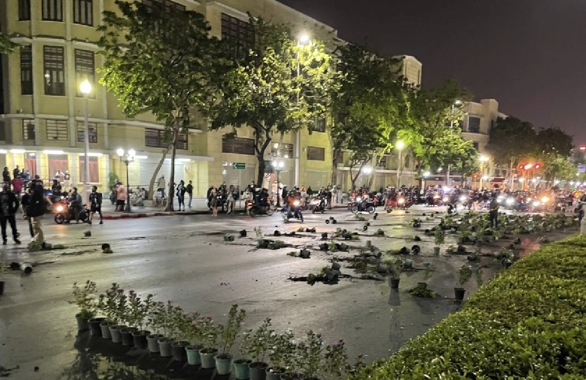 ตำรวจจับ 20 ผู้ชุมนุม ฝ่าฝืน พ.ร.ก.ฉุกเฉิน