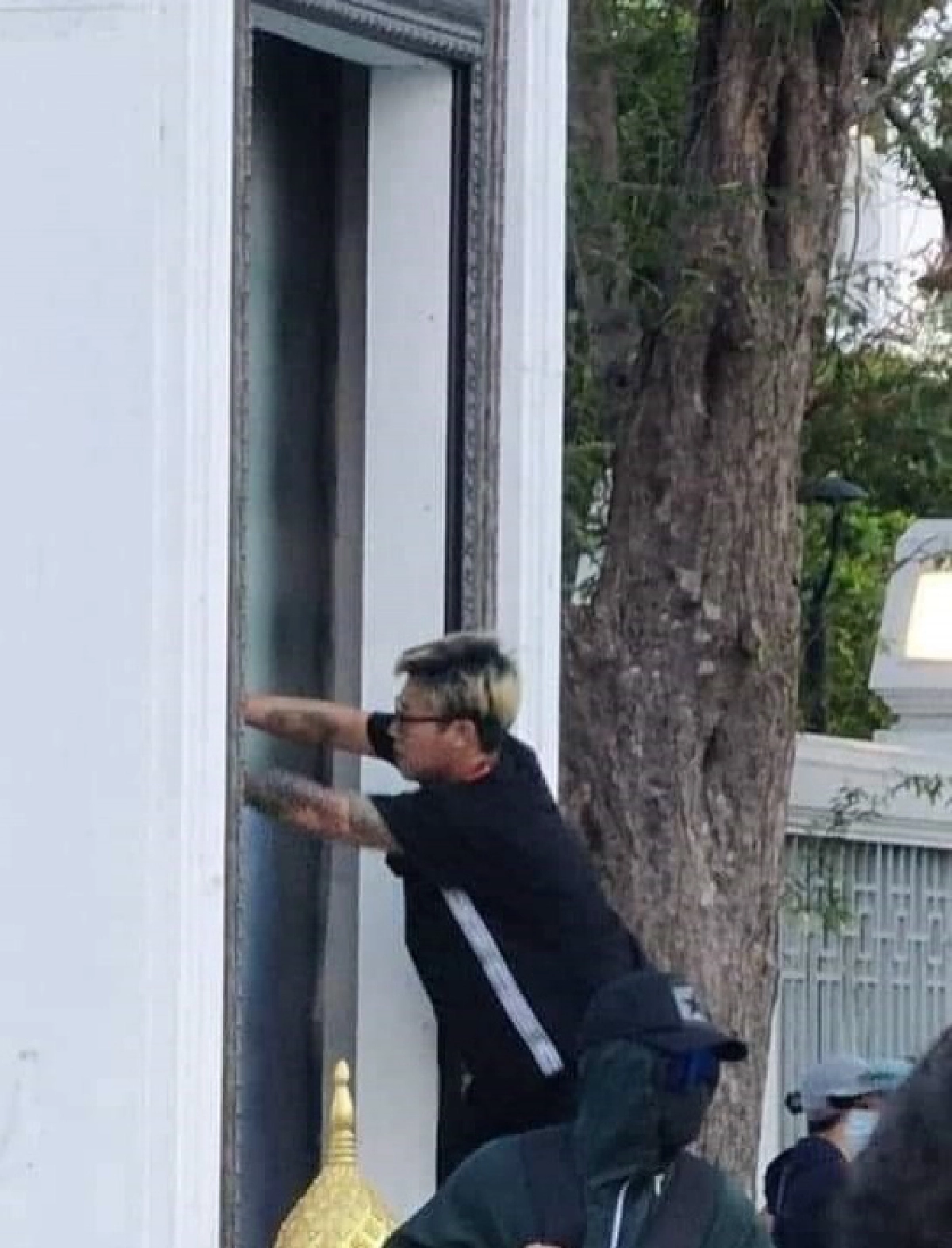 ตำรวจจับ 20 ผู้ชุมนุม ฝ่าฝืน พ.ร.ก.ฉุกเฉิน