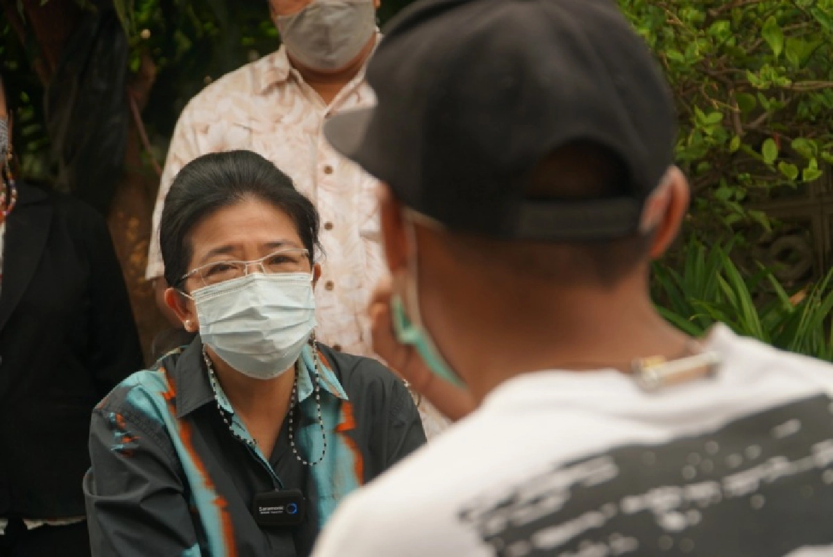 "สุดารัตน์" ลงพื้นที่สายไหมล้อมวงคุยเยาวชนเคยหลงผิดเสพยา เดินหน้าสโลแกน "สายไหมต้องรอด" 