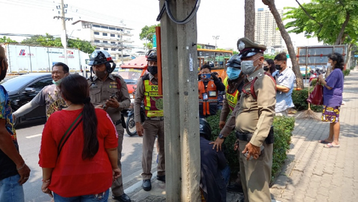 หนุ่มใหญ่วัย 51 ปี ก่อเหตุกระชากสร้อยสาวใหญ่ขายลอตเตอรี่ พลเมืองดีรุมจับได้ทันควัน ย่านสุขสวัสดิ์