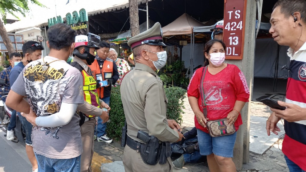 หนุ่มใหญ่วัย 51 ปี ก่อเหตุกระชากสร้อยสาวใหญ่ขายลอตเตอรี่ พลเมืองดีรุมจับได้ทันควัน ย่านสุขสวัสดิ์