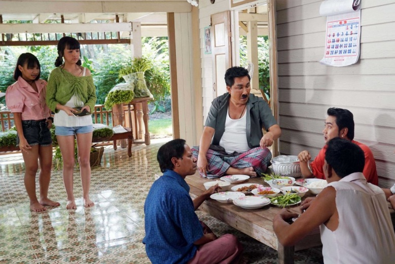 ห้ามพลาดหนังซึ้งปนฮาของ "เจนนี่-ลิลลี่" ใน "มนต์รักดอกผักบุ้ง เลิกคุยทั้งอำเภอ"