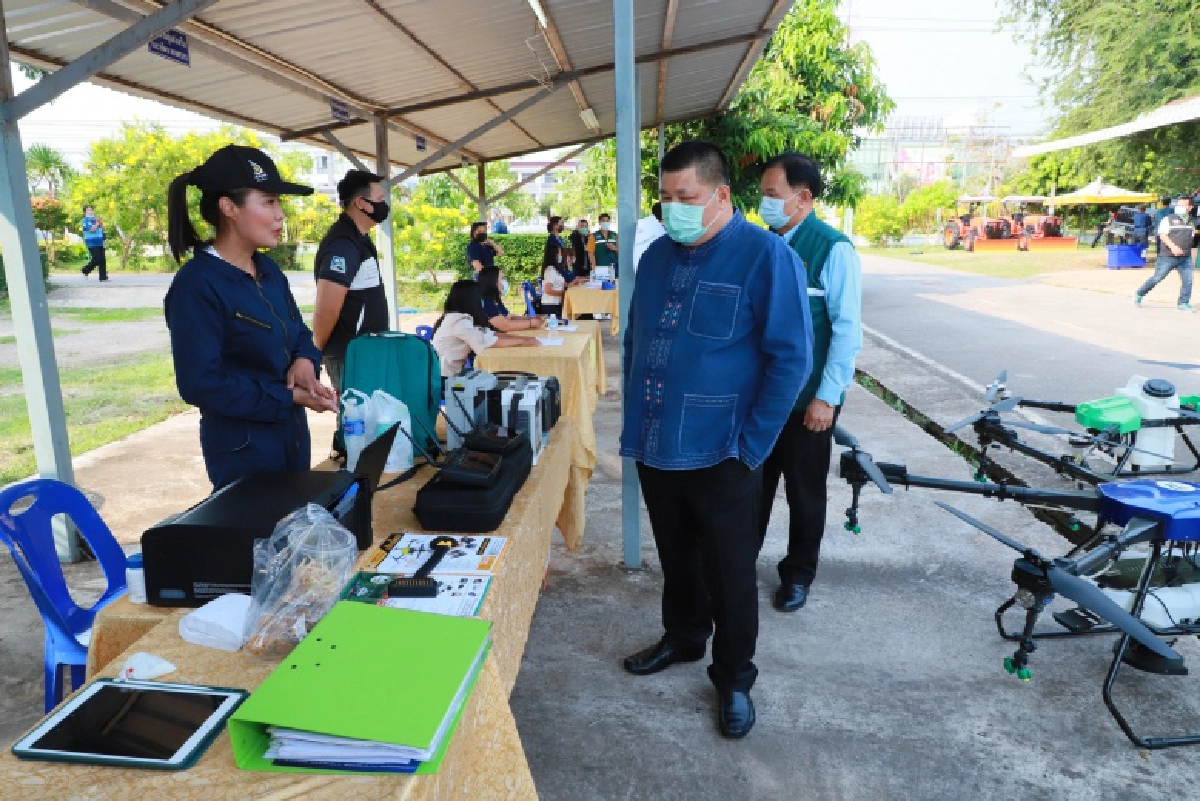 รองอธิบดีกรมส่งเสริมการเกษตร  ลงพื้นที่สกลนคร ชี้แจงทำความเข้าใจแนวทางยกระดับแปลงใหญ่ด้วยเกษตรสมัยใหม่