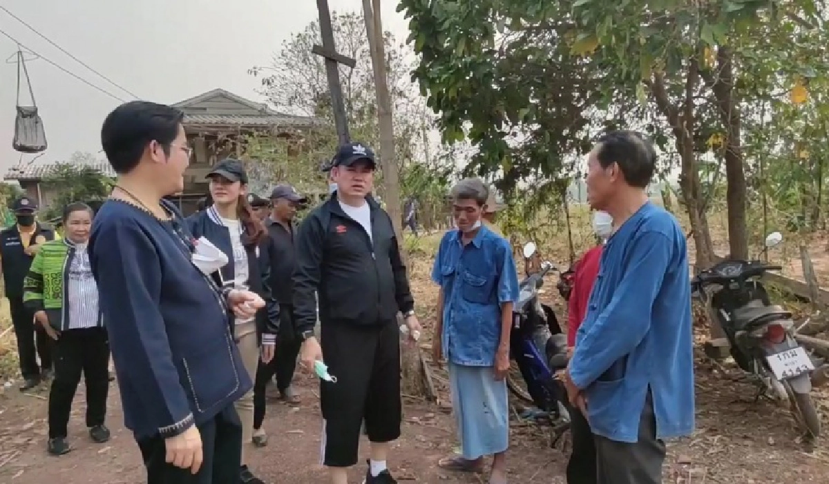  "ร.อ.ธรรมนัส" ลงพื้นที่ช่วยเหลือชาวบ้าน อ.เชียงม่วง พะเยา หลังเจอพายุฝนลูกเห็บถล่มบ้านเรือนเสียหาย