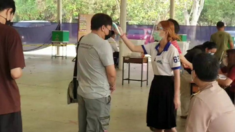 เชียงใหม่ เลือกตั้งเทศบาล  หน่วยเลือกตั้ง อ่างแก้ว "มช."เงียบเหงา ปัญญาชน ยังออกมาใช้สิทธิน้อย 