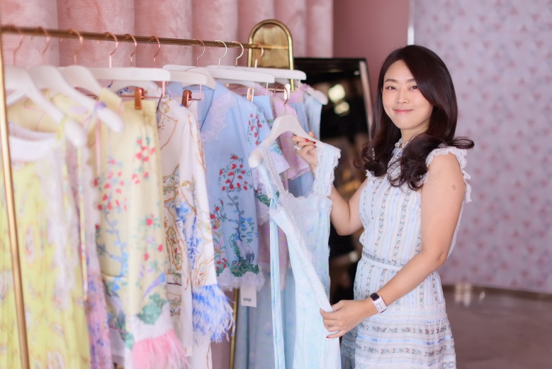 เปิด 3 ลุคใหม่สไตล์ Material Girl จาก DISAYA