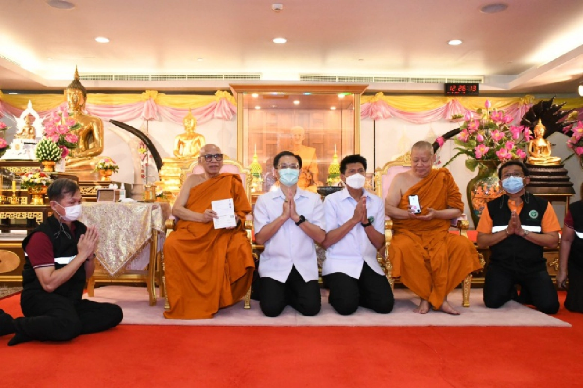 สธ. ถวายการฉีดวัคซีนโควิด 19 พระสงฆ์วัดในกรุงเทพมหานคร
