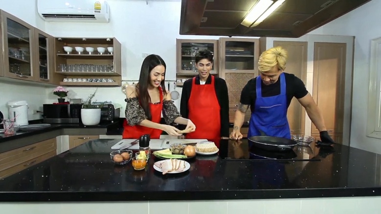 "มิว ศุภศิษฏ์" บุกครัว Lovetaurant โชว์ฝีมือปลายจวัก พร้อมแชร์เรื่องหัวใจ