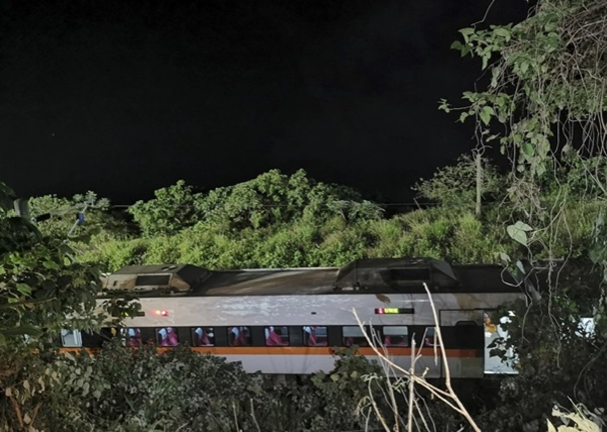 อุบัติเหตุสลด, รถไฟตกราง