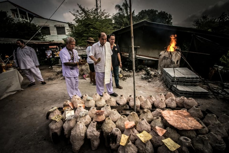 จาก "แม่หม่อมกวัก"สู่"แม่หม่อมกวักมโนราห์" ศาสตร์ผสมศิลป์แห่งถ้ำพระพุทธโกษีย์ เรียกเงินเรียกทองให้ไหลนองมากองตรงหน้า