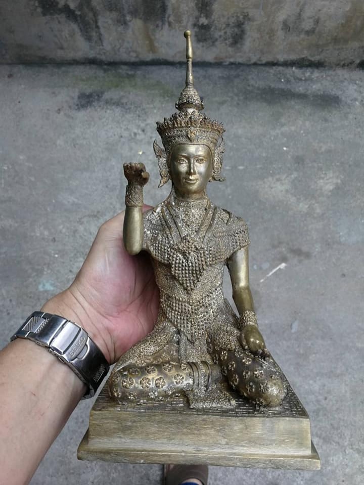 จาก "แม่หม่อมกวัก"สู่"แม่หม่อมกวักมโนราห์" ศาสตร์ผสมศิลป์แห่งถ้ำพระพุทธโกษีย์ เรียกเงินเรียกทองให้ไหลนองมากองตรงหน้า